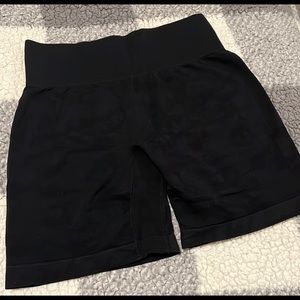 NVGTN black camo shorts *DUPES
